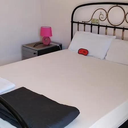 ομορφο διαμερισμα με μεγαλες βεραντες Apartment Athens
