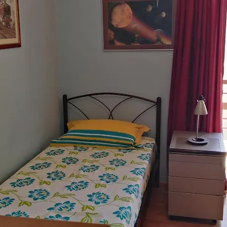 ομορφο διαμερισμα με μεγαλες βεραντες Apartment *